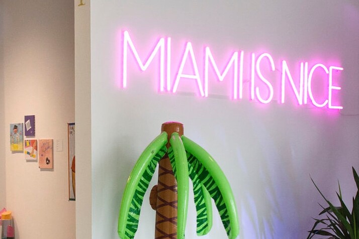neon light for business