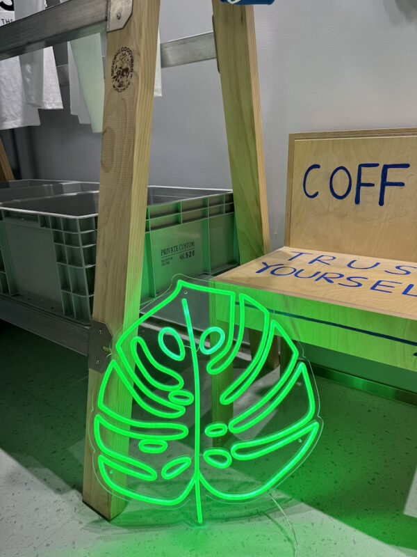 Monstera Leaf Neon Light home decor