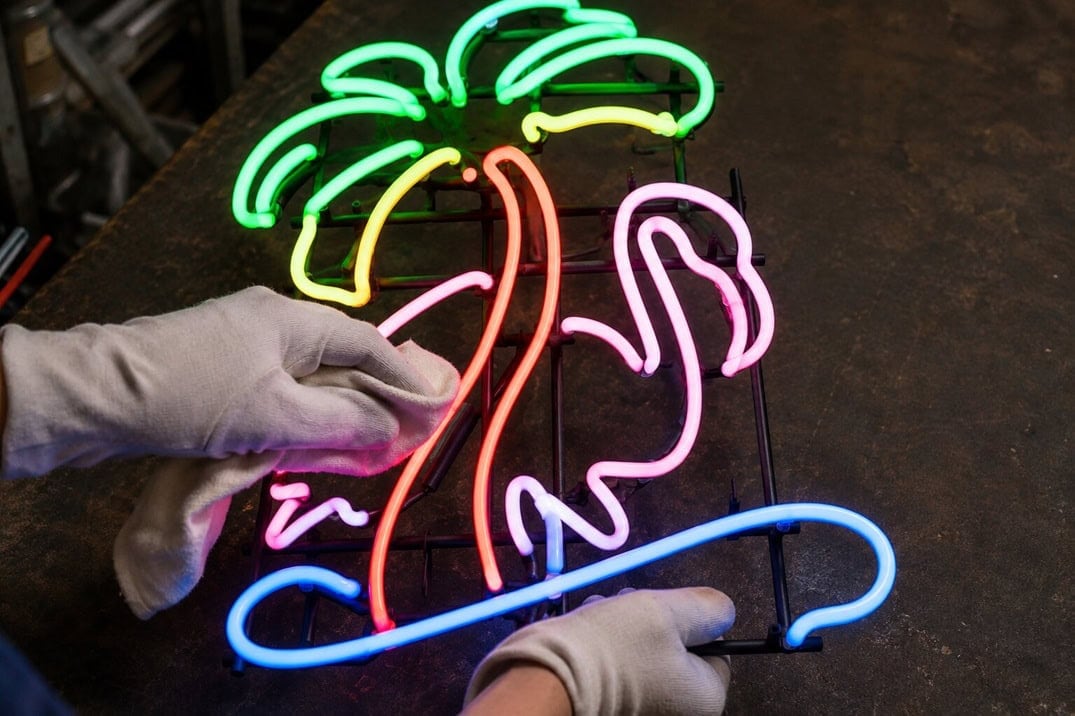 glass-neon-sign-maintenance-and-care
